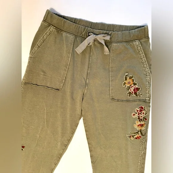 Sundance Olive Green Embroidered Floral Soft Versatile Joggers - Picture 6 of 8
